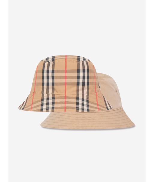 Burberry Kids Reversible Bucket Hat in Beige sélection de produits