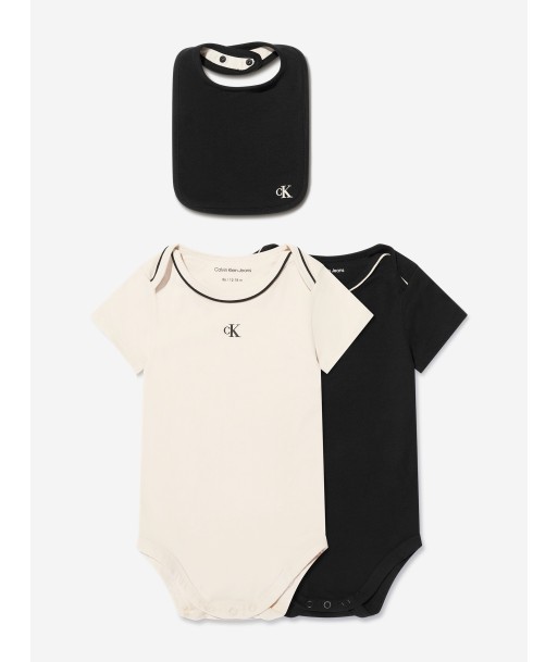 Calvin Klein Baby Monogram Bodysuit And Bib Gift Set in Black suggérées chez